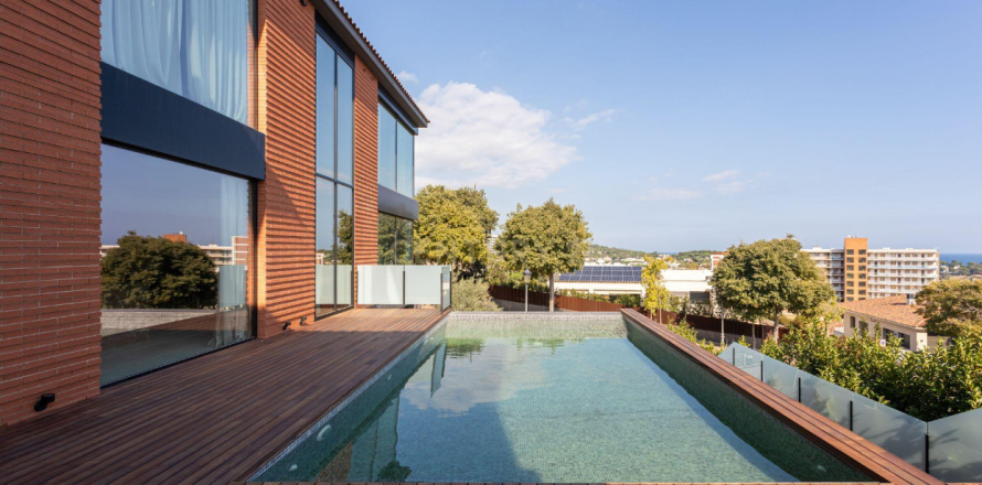 Villa in Barcelona, Spanien 6 Schlafzimmer, 674 m2 Nr. 143308