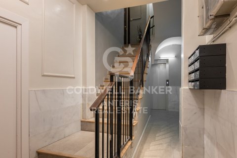 Продажа пентхауса в Барселона, Испания 2 спальни, 172м2 №157338 - фото 20