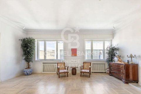 Apartamento en venta en Madrid, España 3 dormitorios, 204 m2 No. 157342 - foto 9