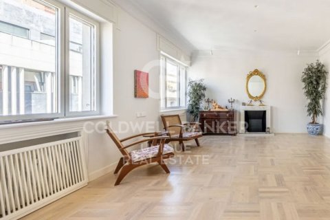 Apartamento en venta en Madrid, España 3 dormitorios, 204 m2 No. 157342 - foto 4