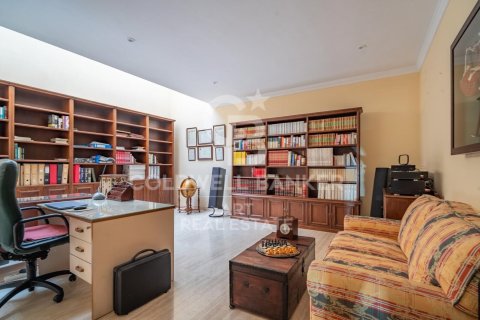 Villa for sale in Malaga, Spain 5 bedrooms, 805 sq.m. No. 157344 - photo 11