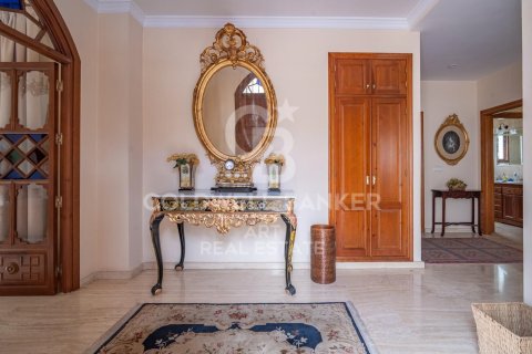 Villa for sale in Malaga, Spain 5 bedrooms, 805 sq.m. No. 157344 - photo 3