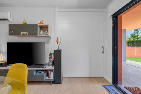 Apartment for sale in Alicante, Spain 2 bedrooms, 87 sq.m. No. 193754 - photo 21