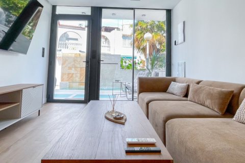 Townhouse for sale in Torrevieja, Alicante, Spain 3 bedrooms, 160 sq.m. No. 193755 - photo 12