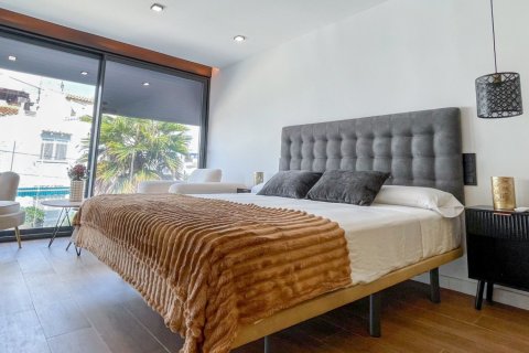 Townhouse for sale in Torrevieja, Alicante, Spain 3 bedrooms, 160 sq.m. No. 193755 - photo 15