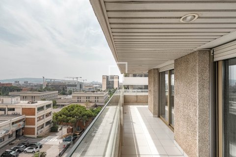 Apartamento en Barcelona, España 4 dormitorios, 177 m2 No. 192565