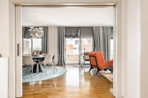 Apartamento en venta en Barcelona, España 4 dormitorios, 177 m2 No. 192565 - foto 3