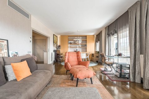 Apartamento en venta en Barcelona, España 4 dormitorios, 177 m2 No. 192565 - foto 2