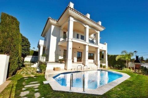 House for sale Malaga, Spain 5 bedrooms, 282 sq.m. No. 69581 - photo 1