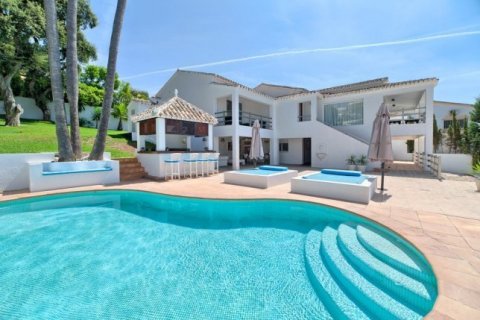 House for sale Malaga, Spain 5 bedrooms, 230 sq.m. No. 69584 - photo 1