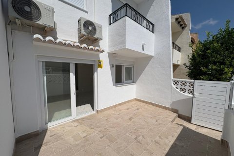 House à vendre Torrevieja, Alicante, Espagne, 3 chambres, 78 m2 No. 137658 - photo 13