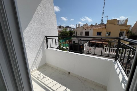 House à vendre Torrevieja, Alicante, Espagne, 3 chambres, 78 m2 No. 137658 - photo 15
