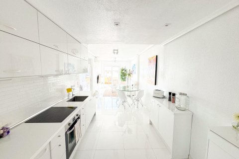 Attico in vendita a Torrevieja, Alicante, Spagna 2 camere da letto, 86 mq. N° 165435 - foto 8