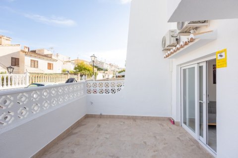 Сasa en venta en Torrevieja, Alicante, España 78 m2 No. 181672 - foto 2