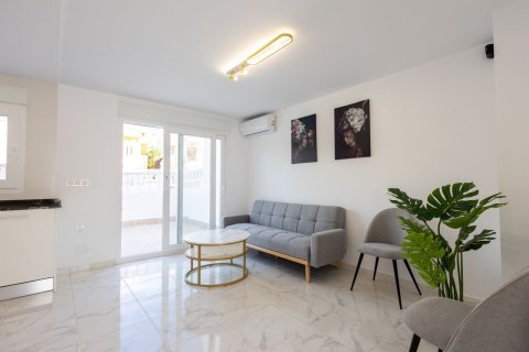 Сasa en venta en Torrevieja, Alicante, España 78 m2 No. 181672 - foto 4