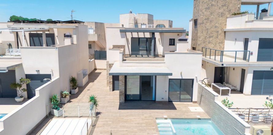 Villa à San Miguel de Salinas, Alicante, Espagne 210 m2 No. 181674