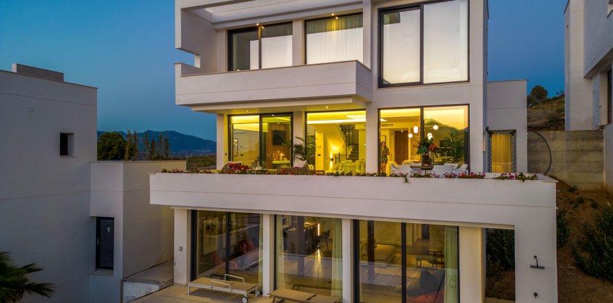 Villa Mijas, Malaga, Spagna 3 camere da letto, 424 mq. N° 137442