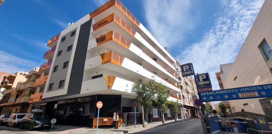 Apartment Torrevieja, Alicante, Espagne 3 chambres, 108 m2 No. 109440