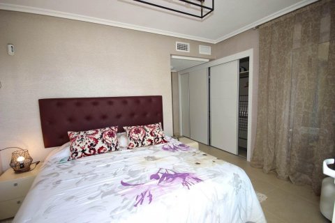 Huoneisto myytävänä Torrevieja, Alicante, Espanja, 3 makuuhuonetta, 154 m2 No. 109443 - kuva 26