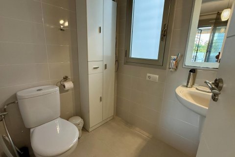 Apartment for sale in Torrevieja, Alicante, Spain 3 bedrooms, 99 sq.m. No. 144362 - photo 29