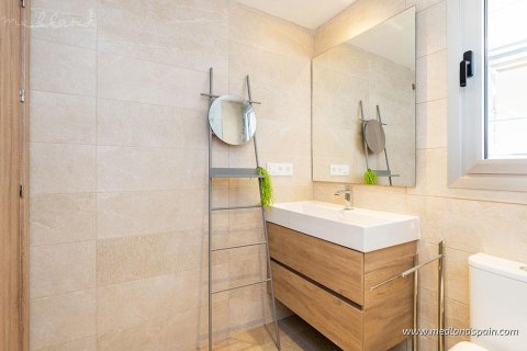 Apartment for sale in Estepona, Malaga, Spain 3 bedrooms, 103 sq.m. No. 143877 - photo 12