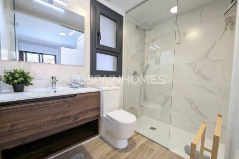 Lägenhet till salu i Orihuela, Alicante, Spanien 2 sovrum, 66 kvm. Nr. 143876 - foto 24