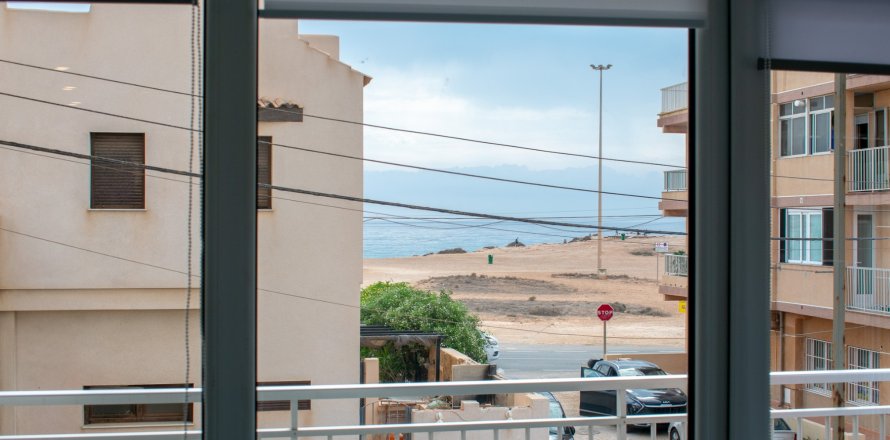 Apartment Torrevieja, Alicante, Spain 2 bedrooms, 81 sq.m. No. 135664