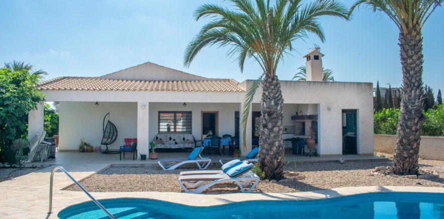 Villa Guardamar del Segura, Alicante, Spagna 3 camere da letto, 167 mq. N° 135666