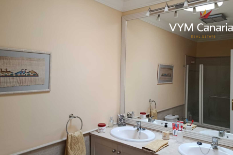 Townhouse for sale in Chayofa, Tenerife, Spain 2 bedrooms, 150 sq.m. No. 164409 - photo 16