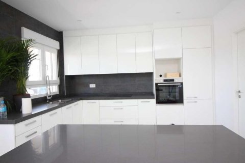 Villa till salu i Pinoso, Alicante, Spanien 4 sovrum, 245 kvm. Nr. 170570 - foto 4