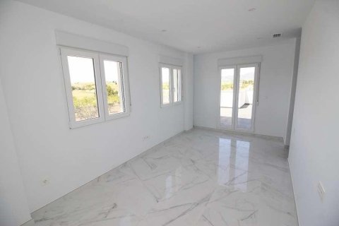 Villa till salu i Pinoso, Alicante, Spanien 4 sovrum, 245 kvm. Nr. 170570 - foto 7