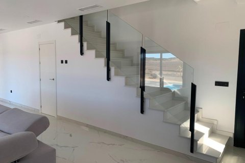 Villa till salu i Pinoso, Alicante, Spanien 4 sovrum, 180 kvm. Nr. 170566 - foto 5