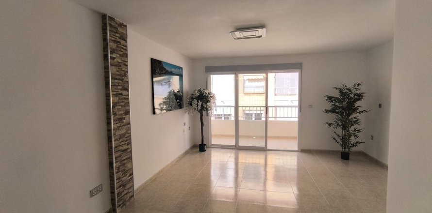 Apartamento Torrevieja, Alicante, España 3 dormitorios, 118 m2 No. 137646