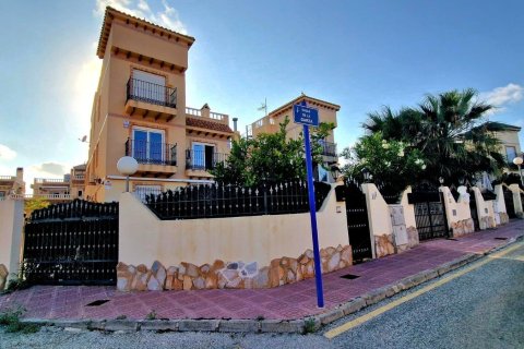 House for sale Alicante, Spain 3 bedrooms, 100 sq.m. No. 137647 - photo 1