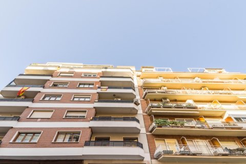 Apartament w Madrid, Hiszpania 3 sypialnie, 150 mkw. nr 178268 – zdjęcie 26