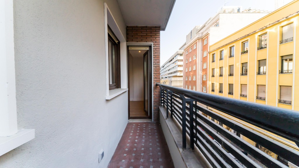 Apartment à Madrid, Espagne 3 chambres, 150 m2 No. 178268