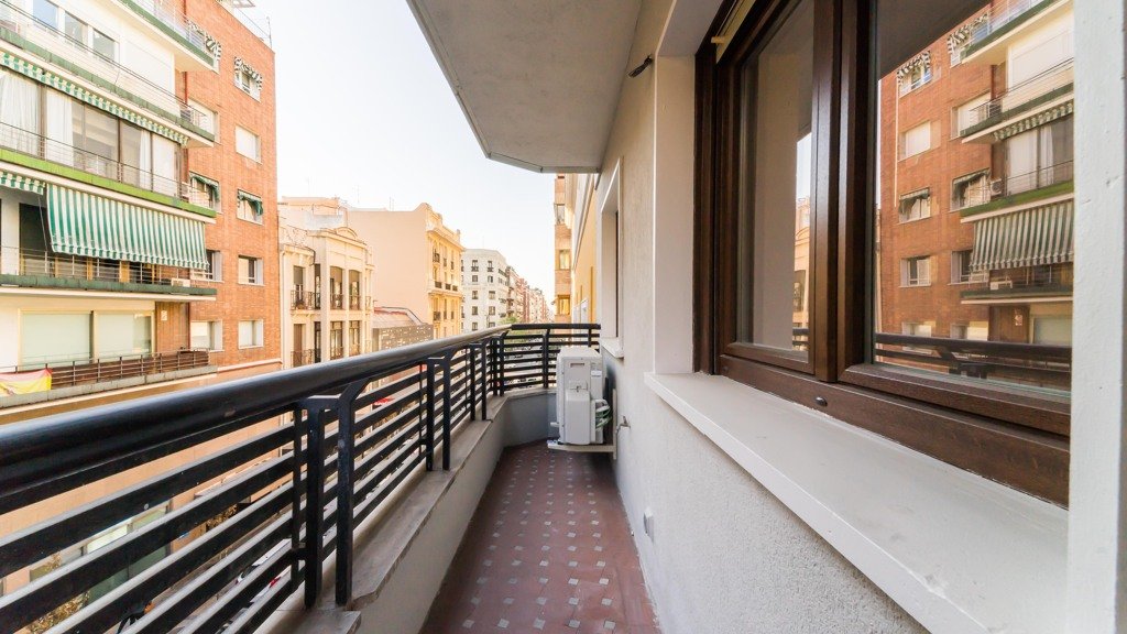 Apartment à Madrid, Espagne 3 chambres, 150 m2 No. 178268