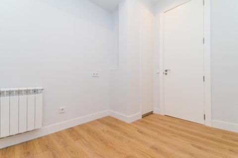 Apartament w Madrid, Hiszpania 3 sypialnie, 150 mkw. nr 178268 – zdjęcie 21