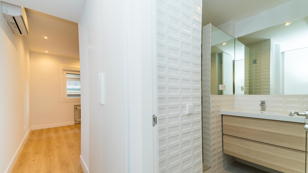 Apartment à Madrid, Espagne 3 chambres, 150 m2 No. 178268