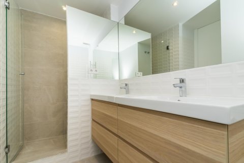 Apartament w Madrid, Hiszpania 3 sypialnie, 150 mkw. nr 178268 – zdjęcie 18