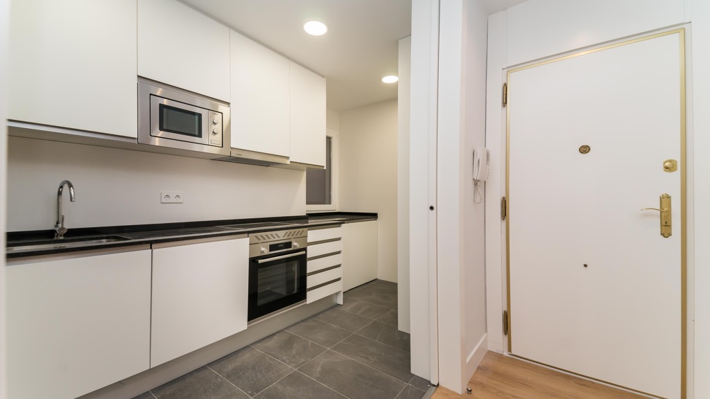 Apartment à Madrid, Espagne 3 chambres, 150 m2 No. 178268