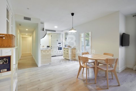 Huoneisto Barcelona, Espanja 4 makuuhuonetta,  No. 157178