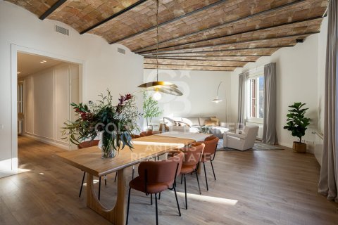 Apartamento en venta en Barcelona, España 4 dormitorios, 231 m2 No. 157181 - foto 2