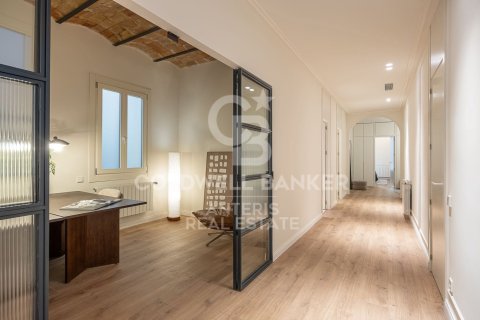 Apartament w Barcelona, Hiszpania 4 sypialnie, 231 mkw. nr 157181 – zdjęcie 14