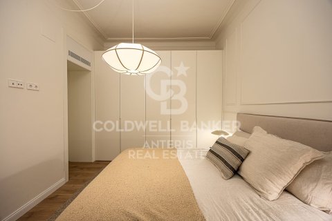 Apartament w Barcelona, Hiszpania 4 sypialnie, 231 mkw. nr 157181 – zdjęcie 27
