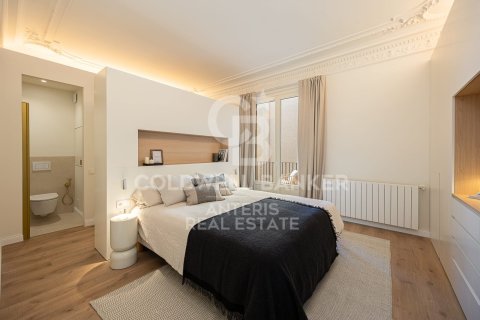 Apartament w Barcelona, Hiszpania 4 sypialnie, 231 mkw. nr 157181 – zdjęcie 17