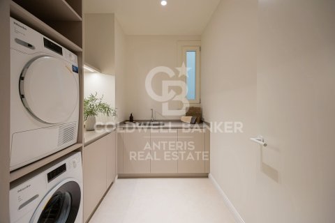 Apartament w Barcelona, Hiszpania 4 sypialnie, 231 mkw. nr 157181 – zdjęcie 15
