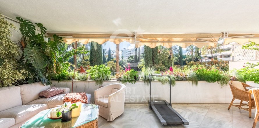 Apartamento en Marbella, Málaga, España 3 dormitorios, 224 m2 No. 157175