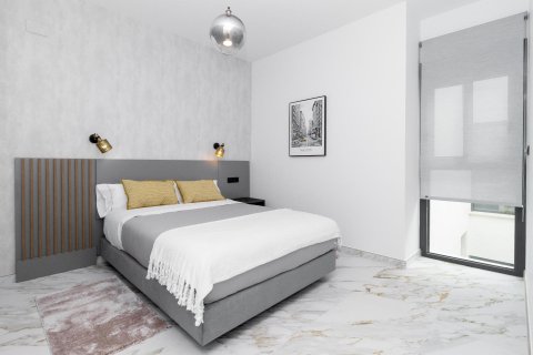 Apartment for sale in Guardamar del Segura, Alicante, Spain 3 bedrooms, 126 sq.m. No. 156093 - photo 13