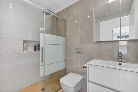 Apartment à vendre à Alicante, Espagne, 2 chambres, 70 m2 No. 156096 - photo 13